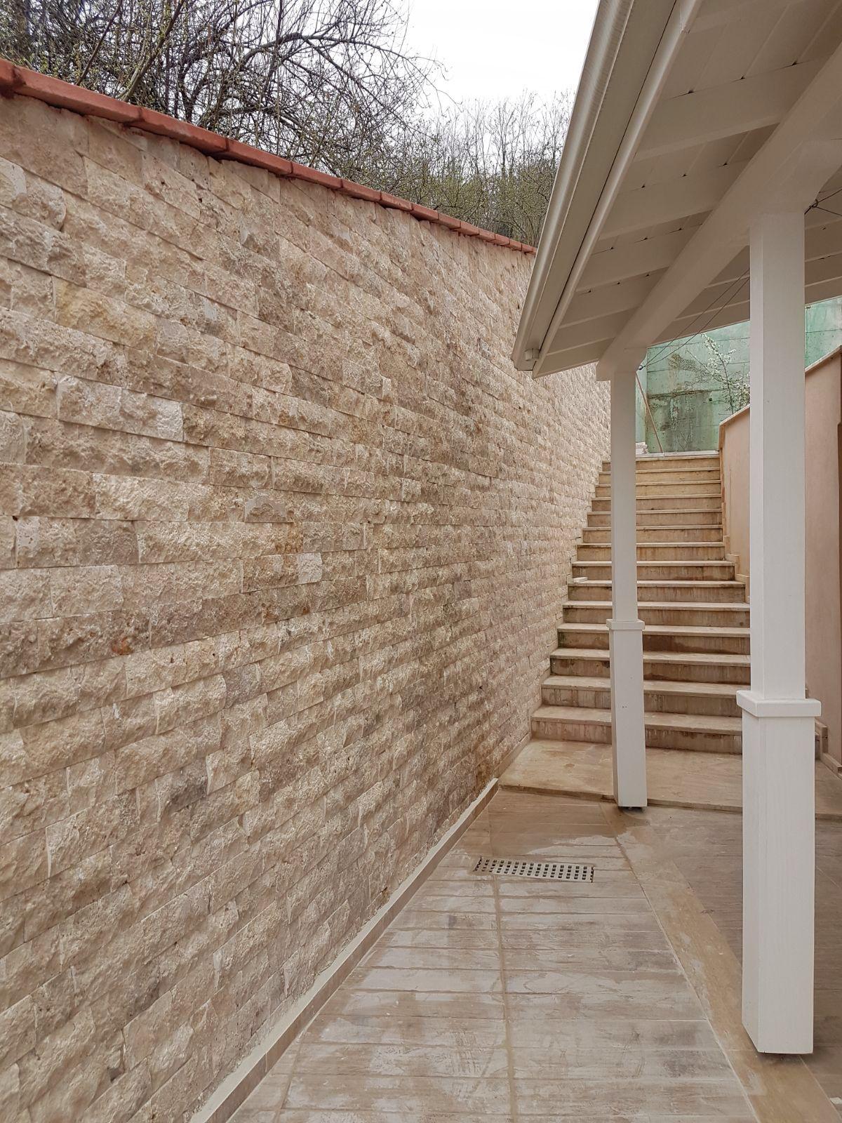 Parements Travertin Beige SPLIT FACE  - 10x2xLL