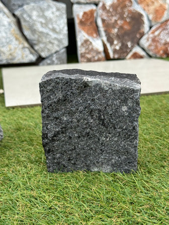 Pavé Granit Rustique 10×10×5cm