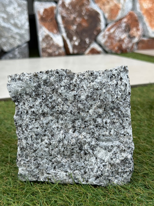 Pavé Granit Rustique 10×10×5cm