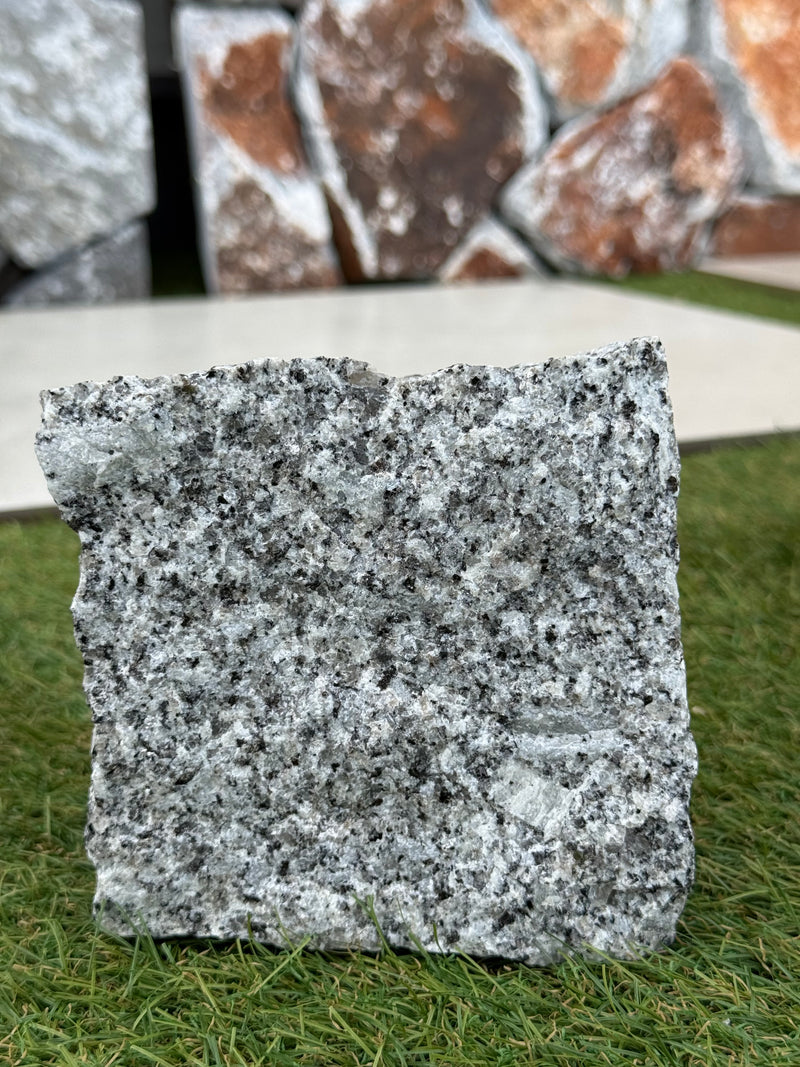 Pavé Granit Rustique 10×10×5cm