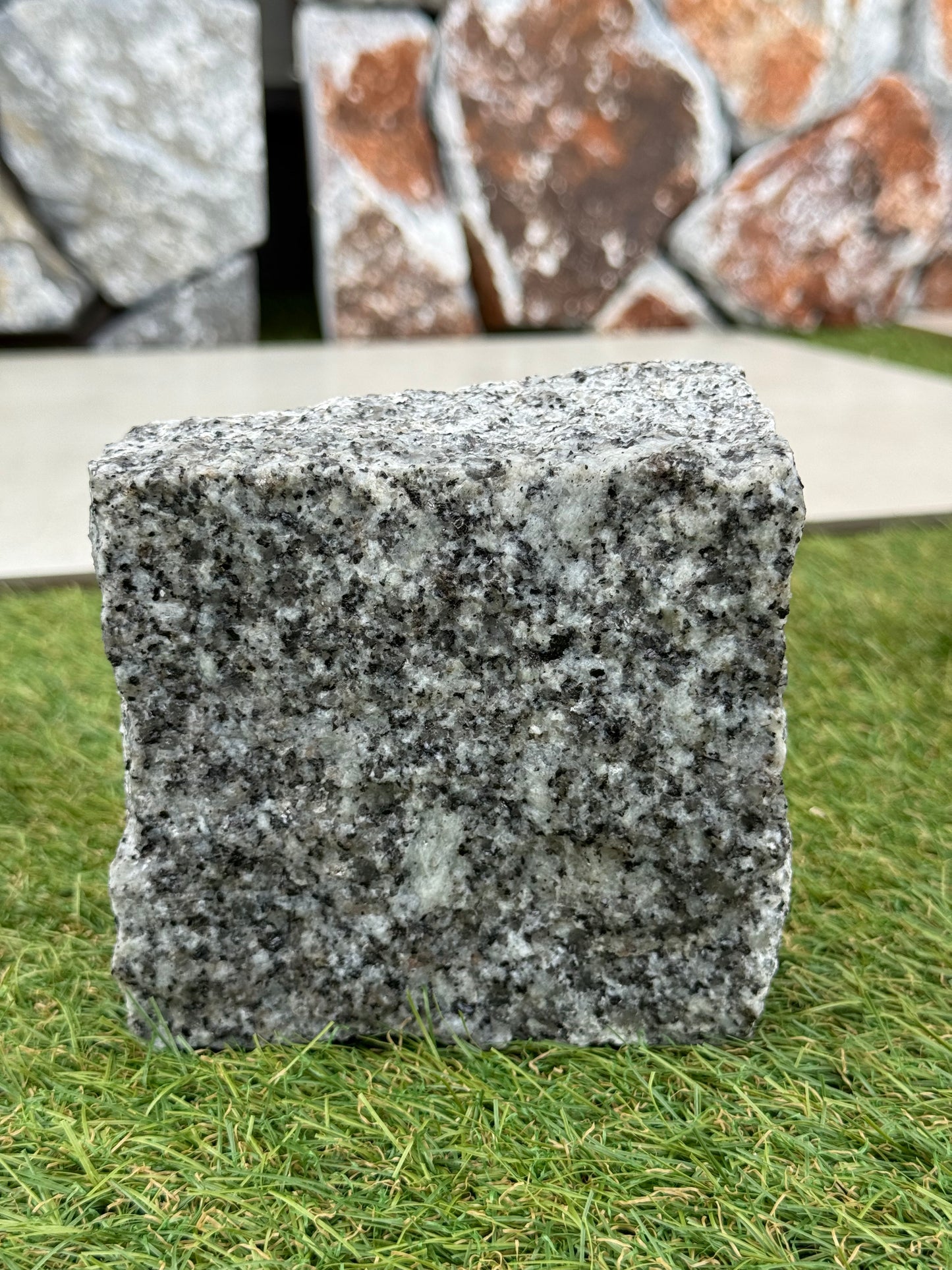Pavé Granit Rustique 10×10×5cm