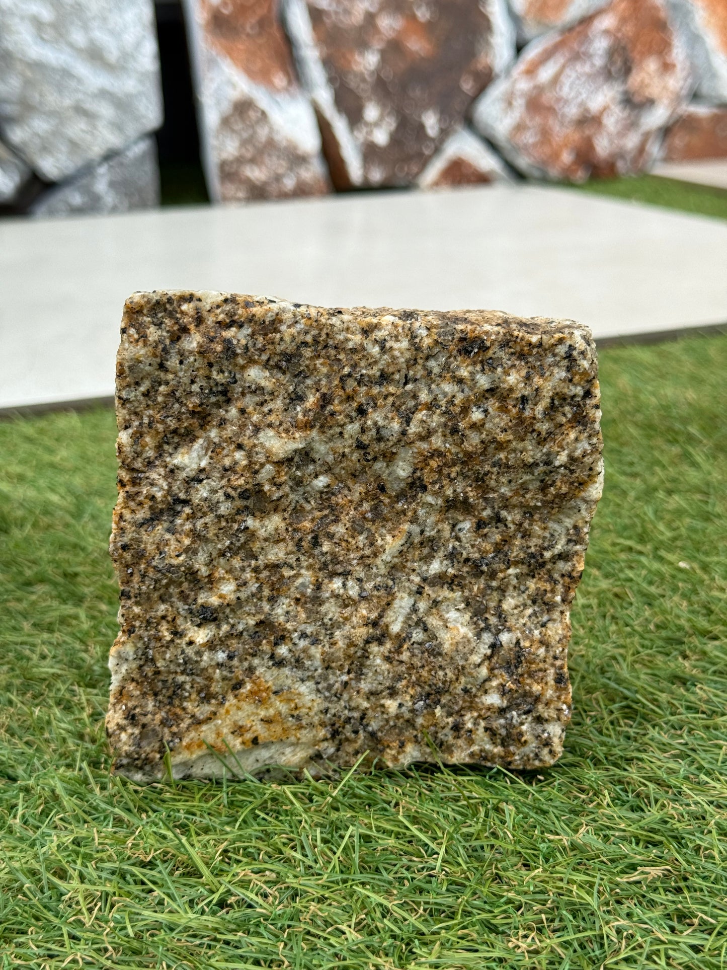 Pavé Granit Rustique 10×10×5cm